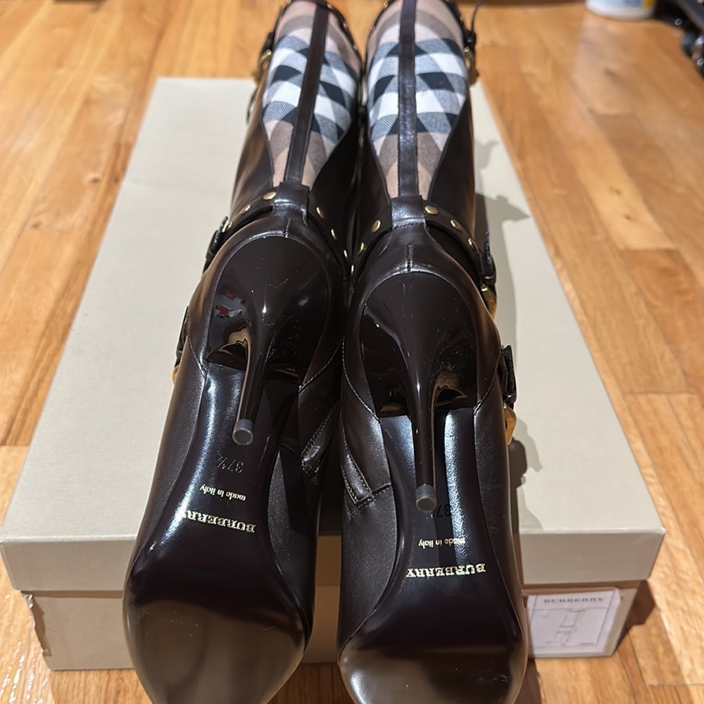 Burberry Brown Leather KneeHigh Zipper Boots Sz 37.5 Euro Almost Mint - Picture 6 of 10